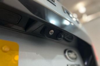 LAND ROVER DISCOVERY 3.0 TD V6 HSE SUV 5dr Diesel Auto 4WD Euro 6 (s/s) (258 ps) Fixe