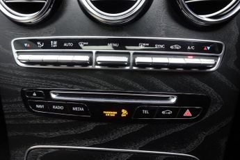 MERCEDES-BENZ GLC 2.1 GLC220d AMG Line (Premium Plus) Coupe 5dr Diesel G-Tronic+ 4