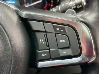 JAGUAR F-PACE 2.0 P250i R-Sport SUV 5dr Petrol Auto AWD Euro 6 (s/s) (250 ps)