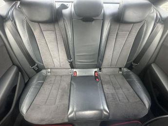 AUDI A4 2.0 TDI 40 S line Saloon 4dr Diesel S Tronic Euro 6 (s/s) (190 p