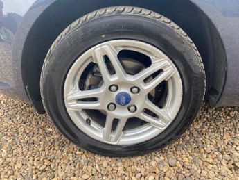 FORD FIESTA 1.0T EcoBoost Zetec Hatchback 3dr Petrol Manual Euro 5 (s/s) (10