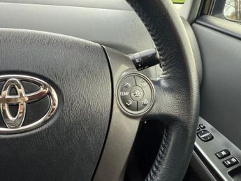 TOYOTA PRIUS 1.5 Saloon 4dr Petrol Hybrid CVT (120 g/km, 70 bhp)