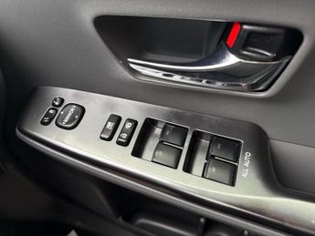 TOYOTA PRIUS 1.5 Saloon 4dr Petrol Hybrid CVT (120 g/km, 70 bhp)