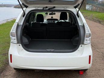 TOYOTA PRIUS 1.5 Saloon 4dr Petrol Hybrid CVT (120 g/km, 70 bhp)