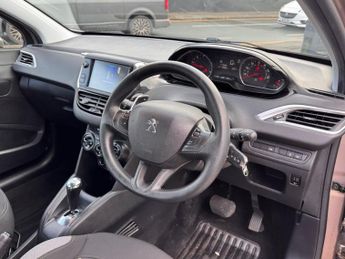 PEUGEOT 208 1.4 e-HDi Active Hatchback 5dr Diesel EGC Euro 5 (s/s) (70 ps)