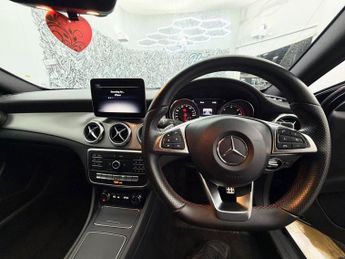 MERCEDES-BENZ 180 2.1 GLA200d AMG Line SUV 5dr Diesel 7G-DCT Euro 6 (s/s) (136 ps)