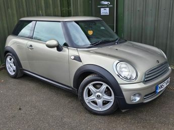 MINI Hatch 1.6 Cooper Hatchback 3dr Petrol Steptronic Euro 4 (120 ps)