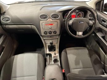 FORD FOCUS 1.6 Zetec Hatchback 5dr Petrol Manual (161 g/km, 99 bhp)