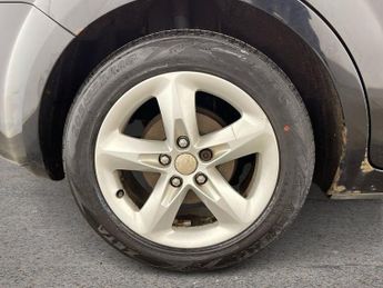 FORD FOCUS 1.6 Zetec Hatchback 5dr Petrol Manual (161 g/km, 99 bhp)