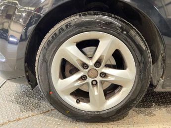 FORD FOCUS 1.6 Zetec Hatchback 5dr Petrol Manual (161 g/km, 99 bhp)