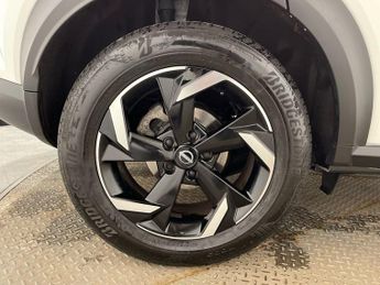 NISSAN JUKE 1.0 DIG-T N-Connecta SUV 5dr Petrol DCT Auto Euro 6 (s/s) (114 p