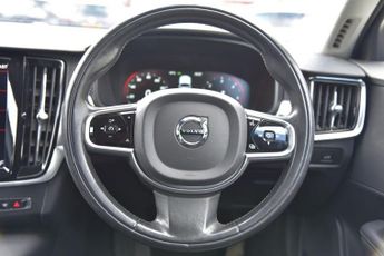 VOLVO V90 2.0 D4 Momentum Estate 5dr Diesel Auto Euro 6 (s/s) (190 ps)