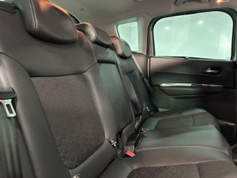 PEUGEOT 3008 1.6 e-HDi Allure SUV 5dr Diesel EGC Euro 5 (s/s) (115 ps)