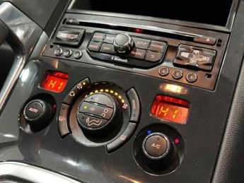 PEUGEOT 3008 1.6 e-HDi Allure SUV 5dr Diesel EGC Euro 5 (s/s) (115 ps)