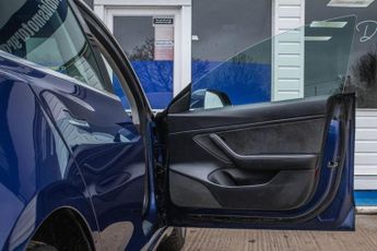 TESLA Model 3 (Dual Motor) Long Range Saloon 4dr Electric Auto 4WDE (346 ps)