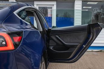 TESLA Model 3 (Dual Motor) Long Range Saloon 4dr Electric Auto 4WDE (346 ps)