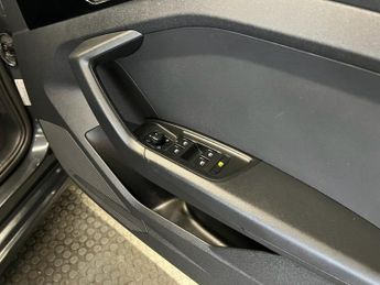 AUDI A1 1.0 TFSI 25 Technik Sportback 5dr Petrol S Tronic Euro 6 (s/s) (