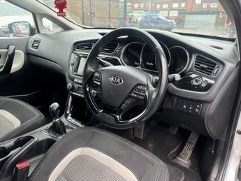 KIA CEED 1.6 CRDi EcoDynamics 3 Hatchback 5 Door Diesel Manual Silver Low