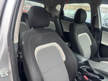 KIA CEED 1.6 CRDi EcoDynamics 3 Hatchback 5 Door Diesel Manual Silver Low