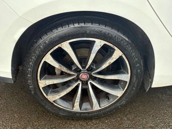 FIAT TIPO 1.4 MPI Lounge Hatchback 5dr Petrol Manual Euro 6 (95 ps)