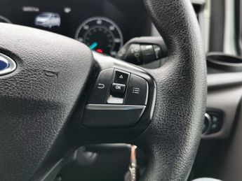 FORD TRANSIT CUSTOM 2.0 320 EcoBlue Leader Kombi Double Cab 5dr Diesel Manual L1 H1 