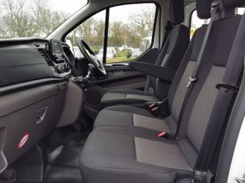 FORD TRANSIT CUSTOM 2.0 320 EcoBlue Leader Kombi Double Cab 5dr Diesel Manual L1 H1 