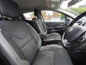 RENAULT CLIO 1.5 dCi Dynamique S Nav Hatchback 5dr Diesel Auto Euro 6 (90 ps)