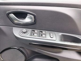 RENAULT CLIO 1.5 dCi Dynamique S Nav Hatchback 5dr Diesel Auto Euro 6 (90 ps)