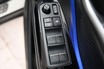 TOYOTA C-HR 1.8 VVT-h Dynamic SUV 5dr Petrol Hybrid CVT Euro 6 (s/s) (122 ps