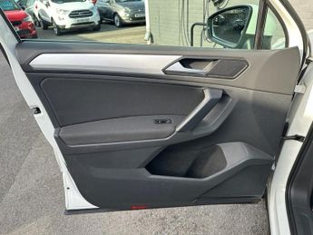 VOLKSWAGEN TIGUAN 2.0 TDI Match SUV 5dr Diesel Manual Euro 6 (s/s) (150 ps)