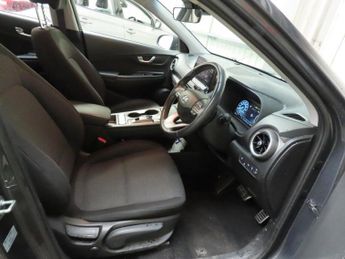 HYUNDAI KONA 39kWh SE Connect SUV 5dr Electric Auto (10.5kW Charger) (136 ps)