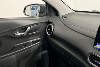 HYUNDAI KONA 39kWh SE Connect SUV 5dr Electric Auto (10.5kW Charger) (136 ps)