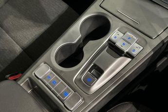 HYUNDAI KONA 39kWh SE Connect SUV 5dr Electric Auto (10.5kW Charger) (136 ps)