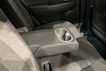 HYUNDAI KONA 39kWh SE Connect SUV 5dr Electric Auto (10.5kW Charger) (136 ps)