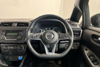 NISSAN LEAF 40kWh Visia Hatchback 5dr Electric Auto (150 ps)
