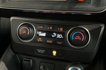 NISSAN LEAF 40kWh Visia Hatchback 5dr Electric Auto (150 ps)