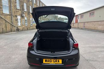 VAUXHALL ASTRA 1.4i Turbo GPF Elite Nav Hatchback 5dr Petrol Auto Euro 6 (s/s) 