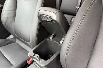 VAUXHALL ASTRA 1.4i Turbo GPF Elite Nav Hatchback 5dr Petrol Auto Euro 6 (s/s) 