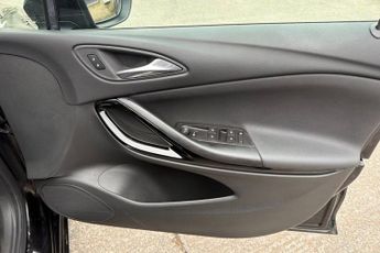 VAUXHALL ASTRA 1.4i Turbo GPF Elite Nav Hatchback 5dr Petrol Auto Euro 6 (s/s) 