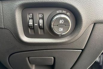 VAUXHALL ASTRA 1.4i Turbo GPF Elite Nav Hatchback 5dr Petrol Auto Euro 6 (s/s) 