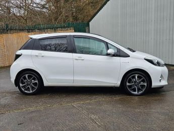 TOYOTA YARIS 1.5 VVT-h Trend Hatchback 5dr Petrol Hybrid CVT Euro 5 (101 ps)