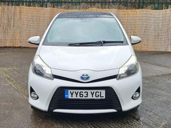 TOYOTA YARIS 1.5 VVT-h Trend Hatchback 5dr Petrol Hybrid CVT Euro 5 (101 ps)