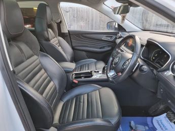 MG MG HS 1.5 T-GDI Exclusive SUV 5dr Petrol DCT Euro 6 (s/s) (162 ps)