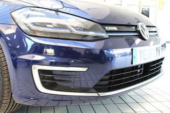 VOLKSWAGEN E-GOLF 35.8kWh e-Golf Hatchback 5dr Electric Auto (136 ps)