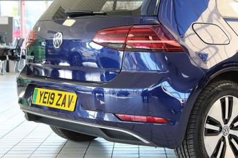 VOLKSWAGEN E-GOLF 35.8kWh e-Golf Hatchback 5dr Electric Auto (136 ps)