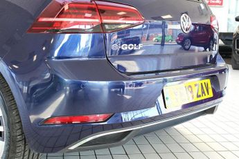 VOLKSWAGEN E-GOLF 35.8kWh e-Golf Hatchback 5dr Electric Auto (136 ps)