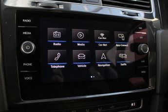 VOLKSWAGEN E-GOLF 35.8kWh e-Golf Hatchback 5dr Electric Auto (136 ps)