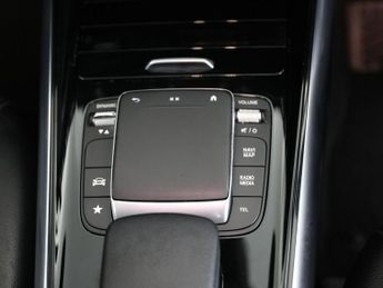 MERCEDES-BENZ GLA 1.3 GLA200 Sport SUV 5dr Petrol 7G-DCT Euro 6 (s/s) (163 ps)