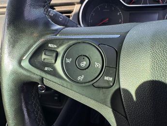 VAUXHALL CROSSLAND 1.2 Turbo Elite SUV 5dr Petrol Auto Euro 6 (s/s) (130 ps)