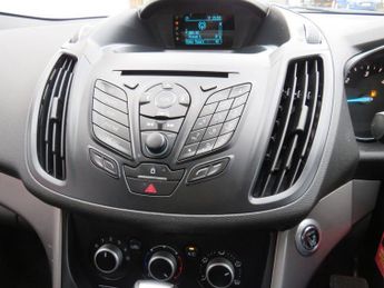 FORD KUGA 2.0 TDCi Zetec SUV 5dr Diesel Powershift AWD Euro 5 (140 ps)